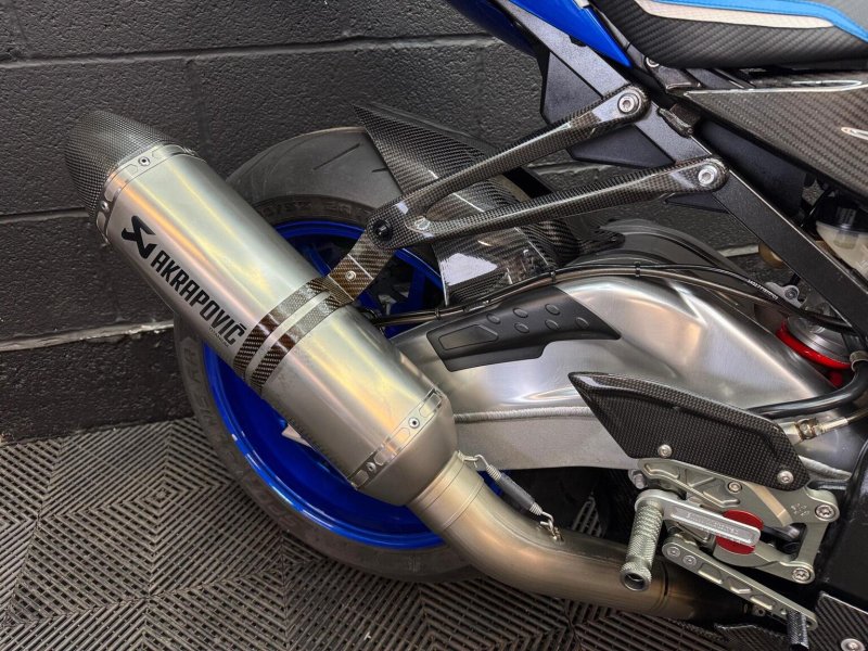 BMW HP4
