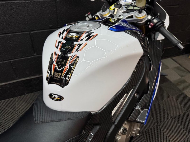 BMW HP4