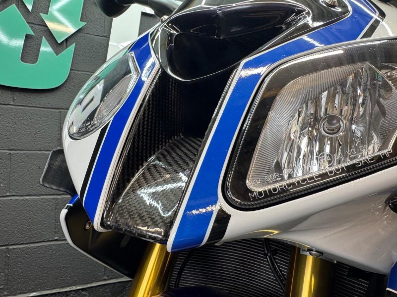 BMW HP4