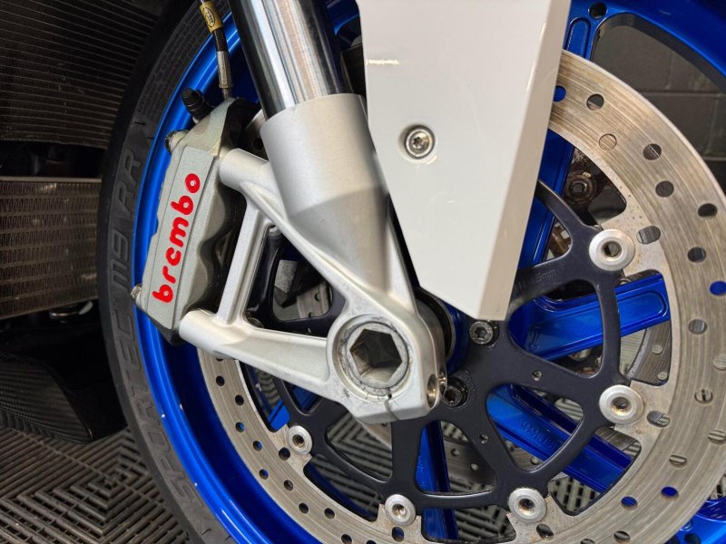 BMW HP4