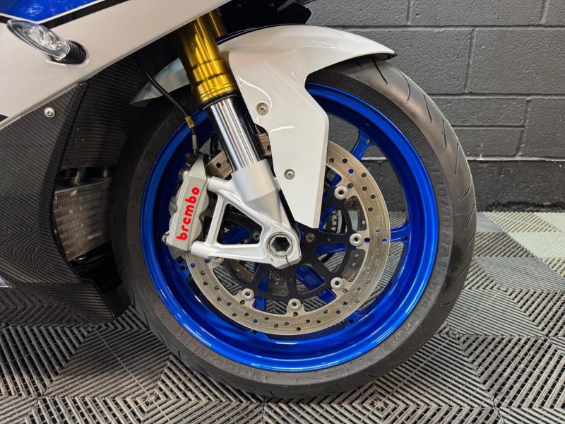 BMW HP4