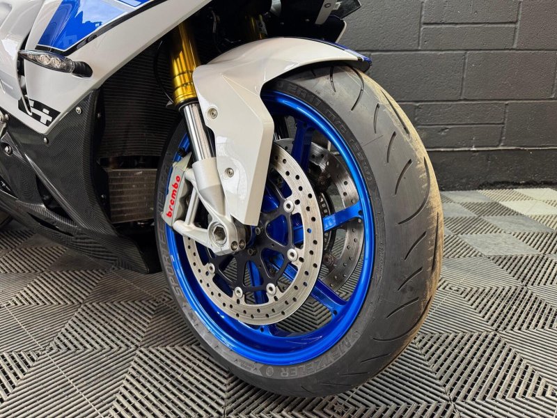 BMW HP4