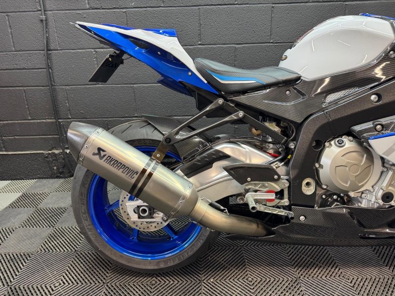 BMW HP4