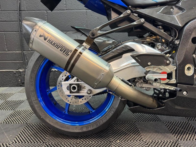 BMW HP4