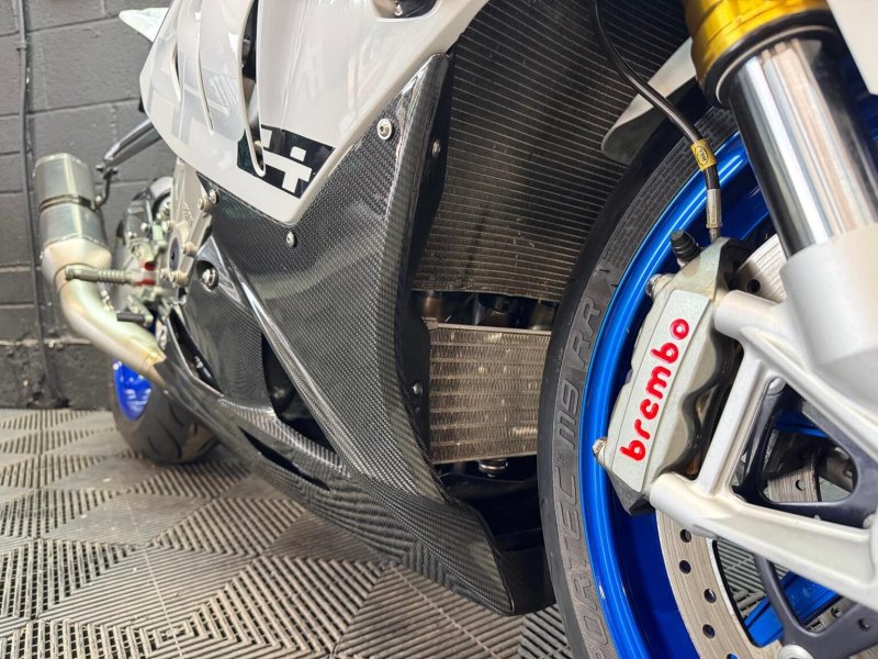 BMW HP4