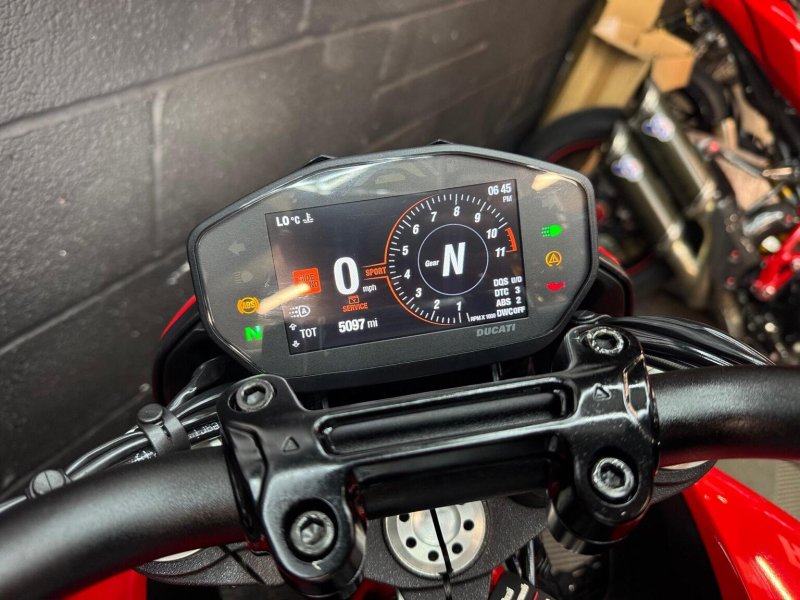 DUCATI Hypermotard