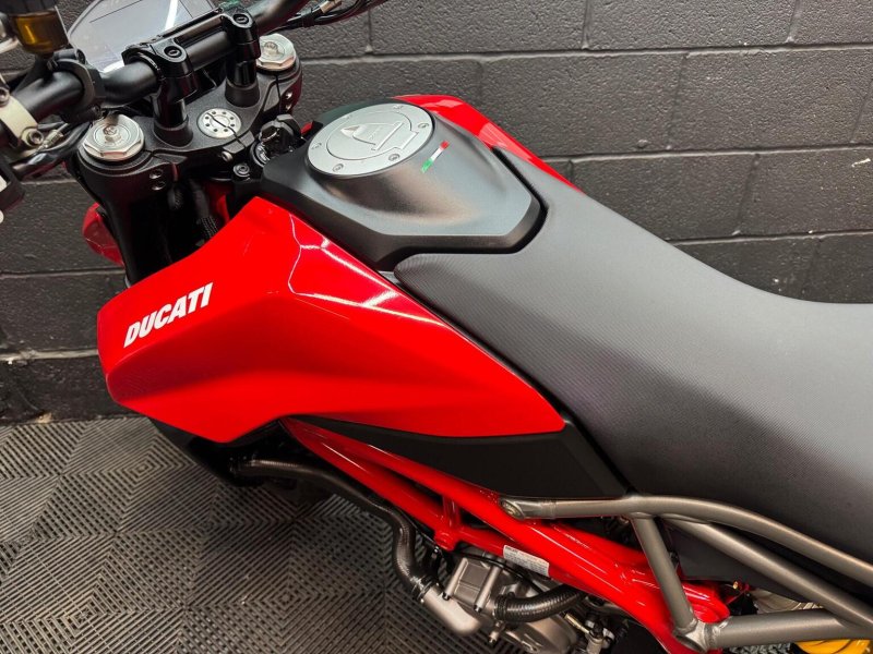 DUCATI Hypermotard