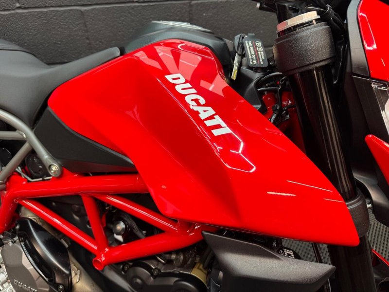 DUCATI Hypermotard