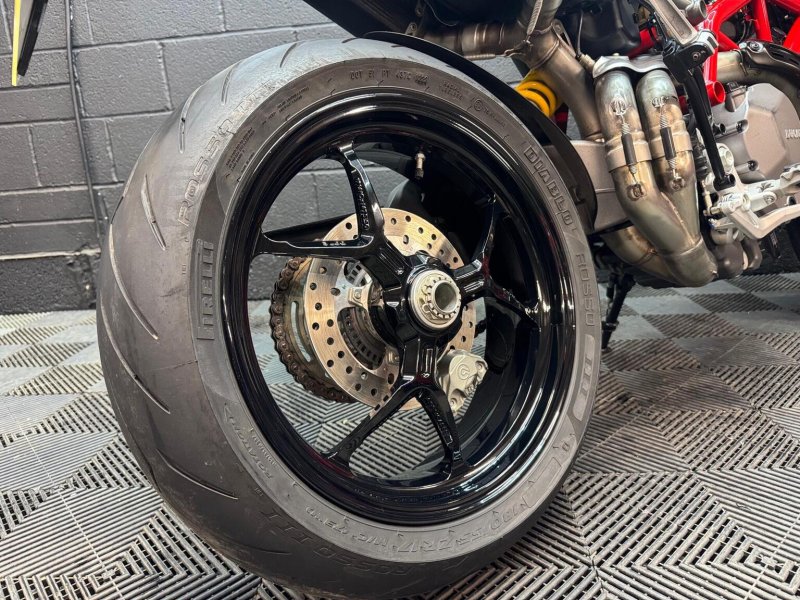 DUCATI Hypermotard