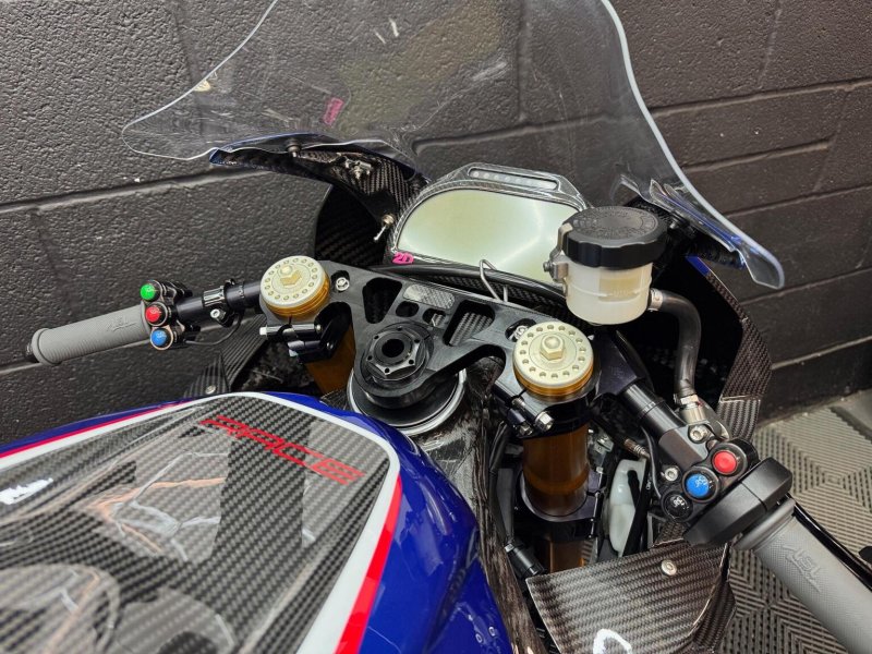 BMW HP4
