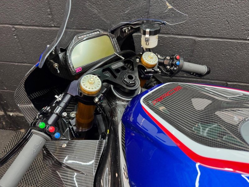 BMW HP4