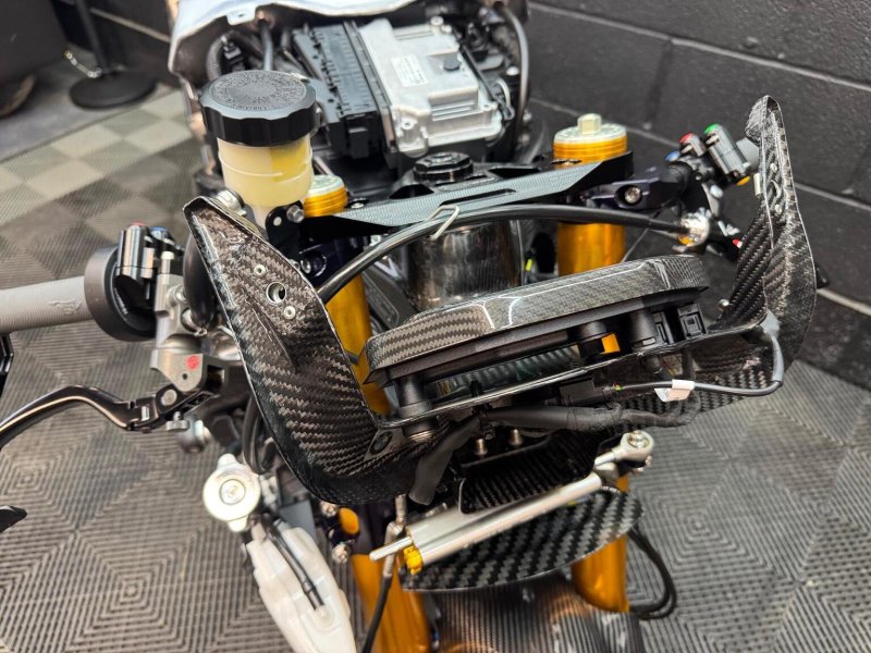 BMW HP4