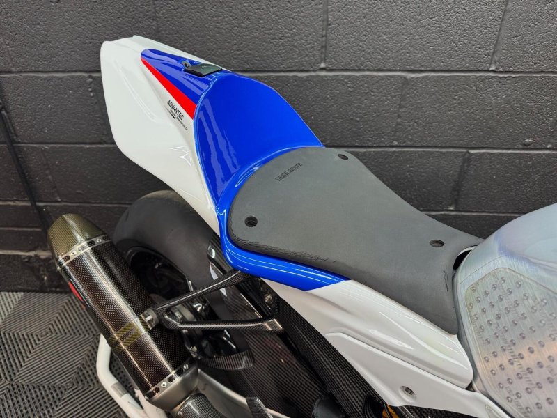 BMW HP4