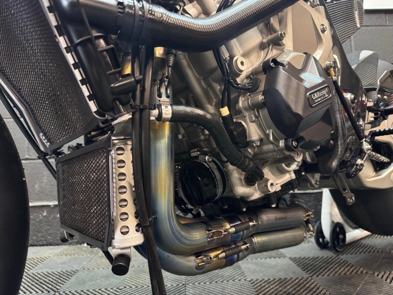 BMW HP4
