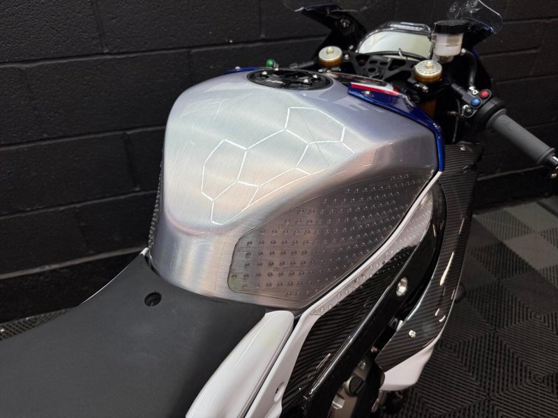 BMW HP4